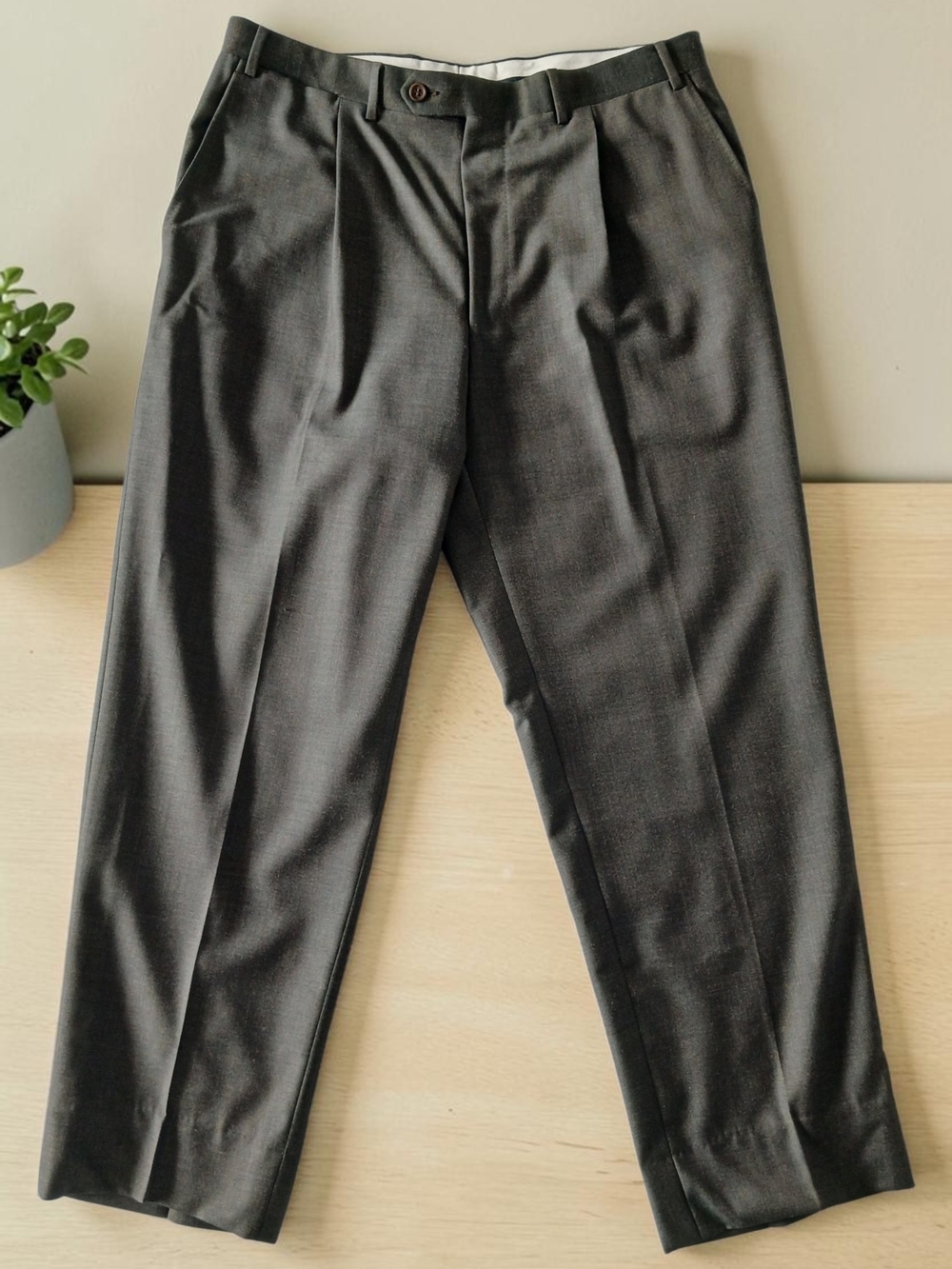 Canali 100% Pure New Wool Dark Grey Dress PantsTailored Trousers Made in Italy